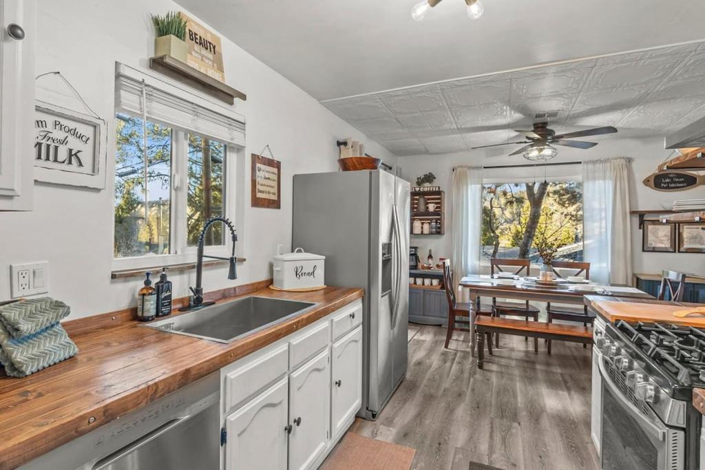 The Lake House Crestline Exterior photo